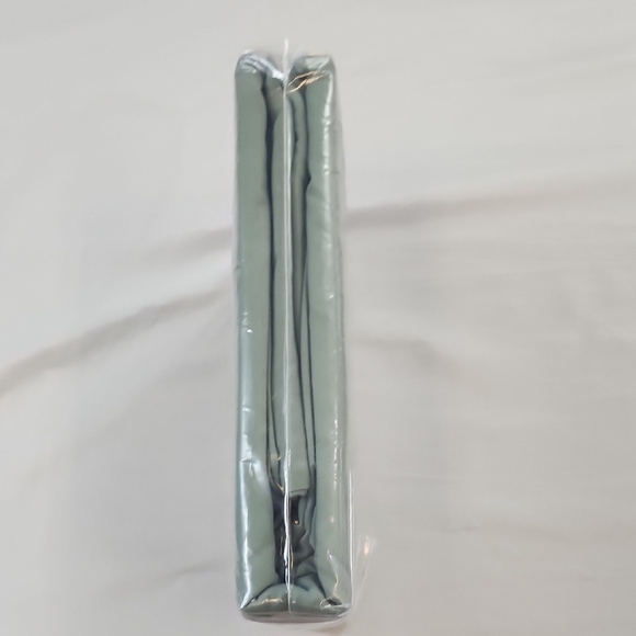 Bedsüre Sage Green 1 Duvet Cover (68"x90") & 1 Pillowcase (20"x26") Bedding Set - Picture 8 of 9